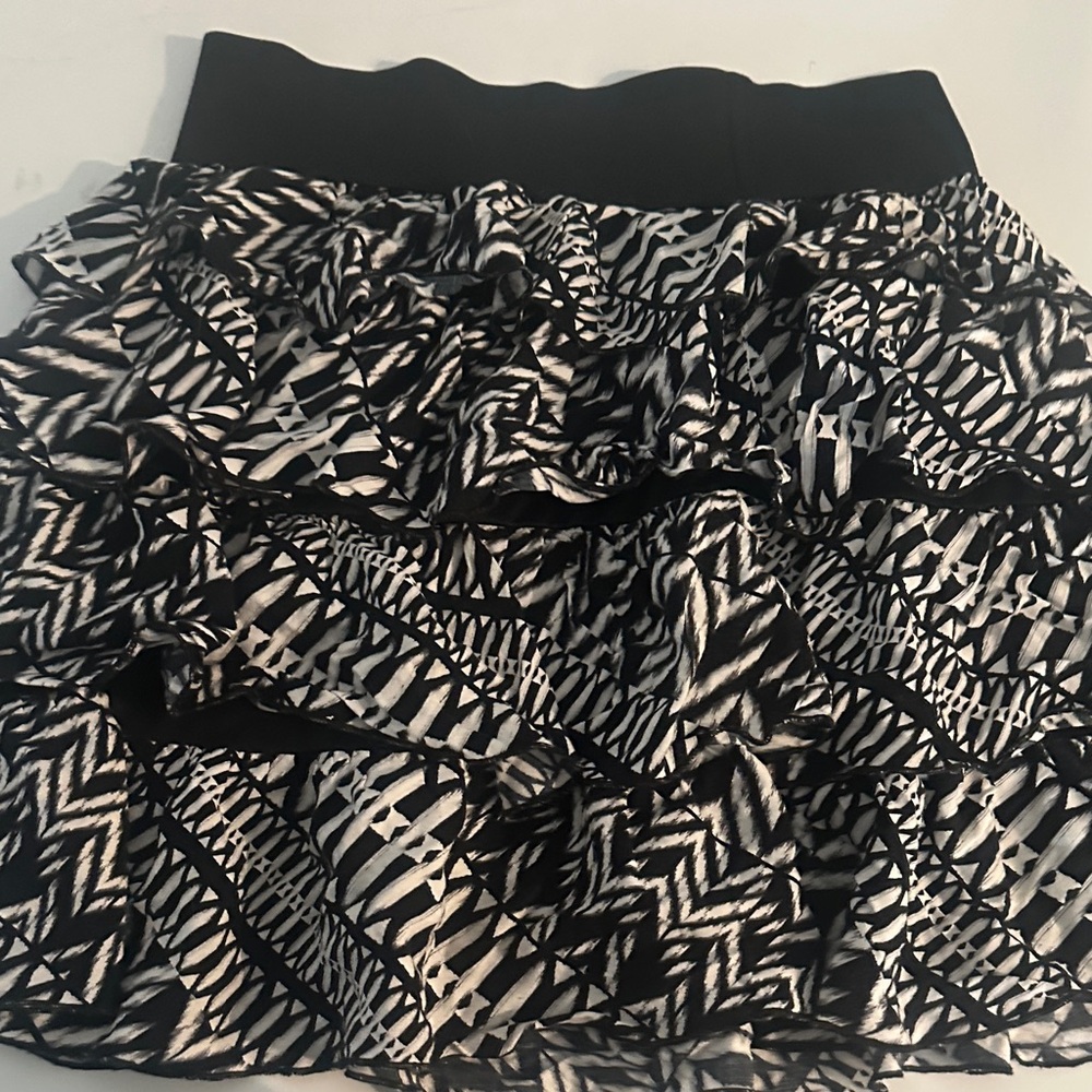 BCX Black and White Geometric Mini Skirt